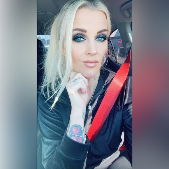 Meet your Posher, Lori - Picture 15 of 16